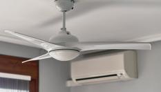 Un ventilador de techo.