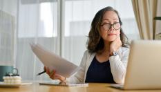 Revisar la póliza de seguro.