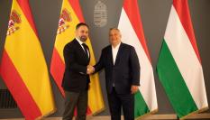 El presidente de Vox, Santiago Abascal, y el primer ministro húngaro, Viktor Orbán