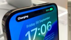 iPhone 14 con el 100% de batería