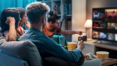 La IPTV crea una red privada y directa entre la operadora que te ofrece los canales y el usuario