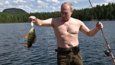 Putin, en un entrañable y nada preparado día de pesca hace años