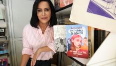La mexicana Lydia Cacho en la firma de libros de la última Feria del Libro de Madrid.