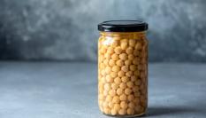 Un bote de garbanzos en conserva debe ser un fijo de nuestro 'fondo de despensa'.