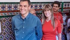 Begoña Gomez y Pedro Sánchez el pasado 23 de julio en el colegio electoral donde depositaron su voto en las elecciones generales.