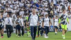Ancelotti abandona el campo tras la última derrota de la gira americana ante la Juventus.