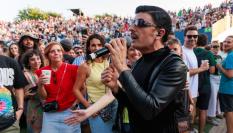 El cantante Rodrigo Cuevas