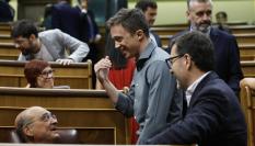 Íñigo Errejón (Sumar), uno de los 350 diputados proclamados electos tras el 23J, que ocupan un escaño en la Cámara Baja, y que se sientan en el Hemiciclo este jueves para a votación de la mesa y el acatamiento de la Constitución, a su llegada al Congreso.