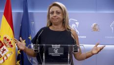 La líder de Coalición Canaria Cristina Valido da una rueda de prensa este lunes en el Congreso de los Diputados tras su reunión con el Rey Felipe VI en el Palacio de la Zarzuela, de cara a la investidura del próximo presidente del país.