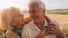 Matrimonio disfrutando de un viaje