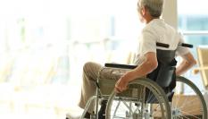 Persona en silla de ruedas
