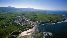 Foto aérea del pueblo de Rinlo, en la comarca de A Mariña (Galicia).