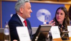 Robert Biedron junto a Irene Montero.