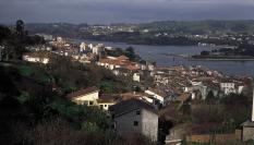 Vista panorámica del municipio de Pontedeume, donde se localiza la finca en disputa.
