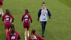 Montse Tomé, entrenadora de la selección española de fútbol, en el entrenamiento de este jueves eb Gotemburgo.