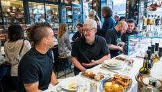 Dabiz Muñoz junto a Tim Cook