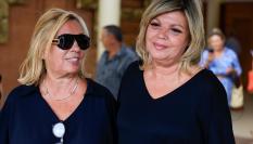 Carmen Borrego y Terelu Campos, el 5 de septiembre de 2023, en el tanatorio tras el fallecimiento de su madre.