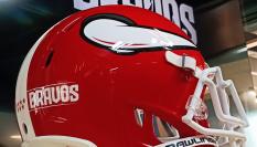 Casco que lucirán los Bravos de Madrid