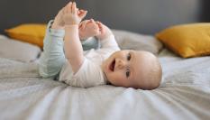 Imagen de archivo de un bebé sonriente.