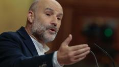 El portavoz del BNG, Néstor Rego durante la segunda jornada del debate de su investidura en el Congreso este miércoles.