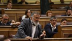 El diputado socialista Herminio Sancho durante la primera votación en la segunda jornada del debate de investidura de Alberto Núñez Feijóo.