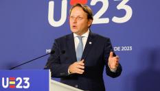 Imagen de archivo del comisario de Vecindad de la UE, Oliver Varhelyi.