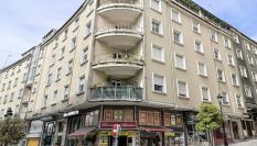 Vista del edificio de Vigo que ha ardido esta noche y en el que han muerto 4 personas.