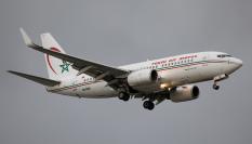 Imagen de archivo de un Boeing 737 de la Royal Air Maroc, aterrizando en el aeropuerto londinense de Heathrow.
