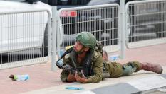 Un soldado israelí, junto a la Franja de Gaza