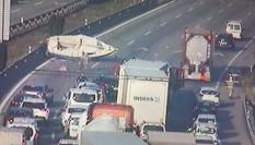 Imagen difundida del accidente de la AP-7 con el barco implicado.
