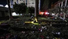 Búsqueda de supervivientes de noche tras el ataque contra el hospital Al Ahli de Gaza