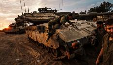 Despliegue de tanques israelíes en la frontera con Gaza.