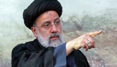 Ebrahim Raisi, presidente de Irán, señalando en un acto