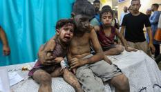 Niños palestinos heridos durante los bombardeos israelíes sobre la Franja de Gaza.