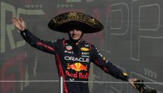 Max Verstappen celebra su victoria en el GP de Mexico.