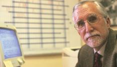 El escritor Luis Mateo Diez en una imagen de archivo.