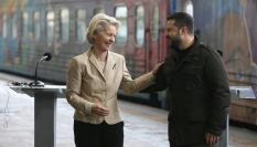 La presidenta de la Comisión Europea, Ursula von der Leyen, y el mandatario ucraniano, Volodímir Zelenski; en una imagen de archivo.