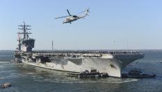 Foto de archivo del USS Dwight D. Eisenhower (CVN 69)