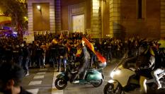 Nueva manifestación contra la amnistía  frente a la sede del PSOE en la calle Ferraz.