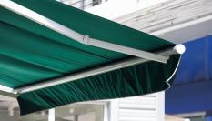 Toldo verde.