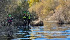 La Guardia Civil ha localizado esta mañana gracias a un amplio dispositivo de búsqueda el cuerpo sin vida de la joven de 21 años desaparecida el domingo cerca del embalse de Molino de la Hoz, en la localidad de Las Rozas, ha informado la Comandancia de Madrid en un comunicado