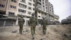 Soldados del Ejército de Israel hacen una ronda de vigilancia en la Franja de Gaza.