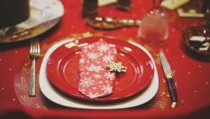 Imagen de archivo de una mesa navideña.
