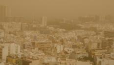 Imagen de archivo de Las Palmas de Gran Canaria cubierta por la calima