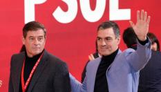 El presidente del Gobierno, Pedro Sánchez, y el candidato a la Xunta del PSG,