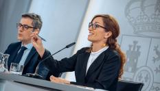 La ministra de Sanidad, Mónica García, en una rueda de prensa tras la reunión del Consejo de Ministros.