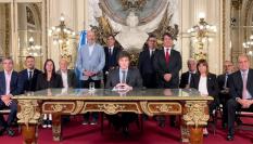 El presidente de Argentina, Javier Milei, junto al resto de miembros de su Gobierno.