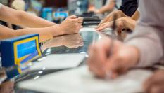 Hay casi 2.400 oficinas de Correos distribuidas por todo el país que ofrecen el servicio Correo Cash.