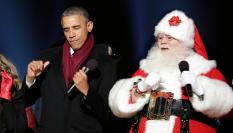 Obama bailando con Santa Claus en una imagen de archivo.