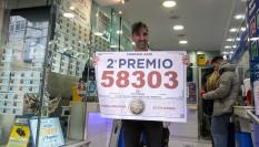 La administración de lotería de A Coruña en la que se vendió el segundo premio de la Lotería de Navidad.